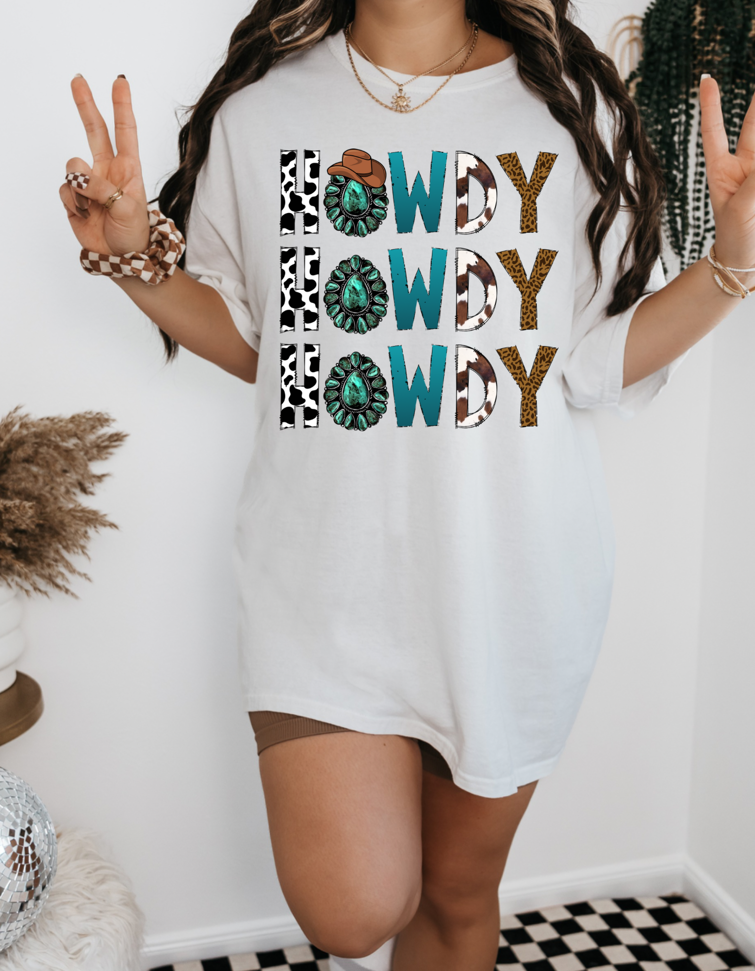 Western Prints Howdy Graphic T-Shirt