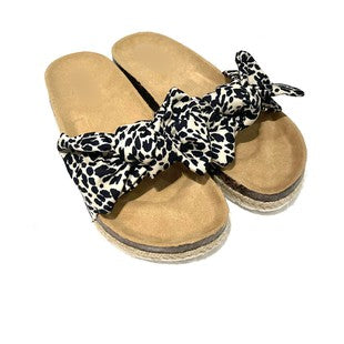 The Lucy Leopard Canvas Slides